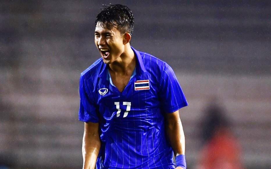 Tien dao 17 tuoi lap cu dup, U22 Thai Lan chat vat danh bai Lao hinh anh