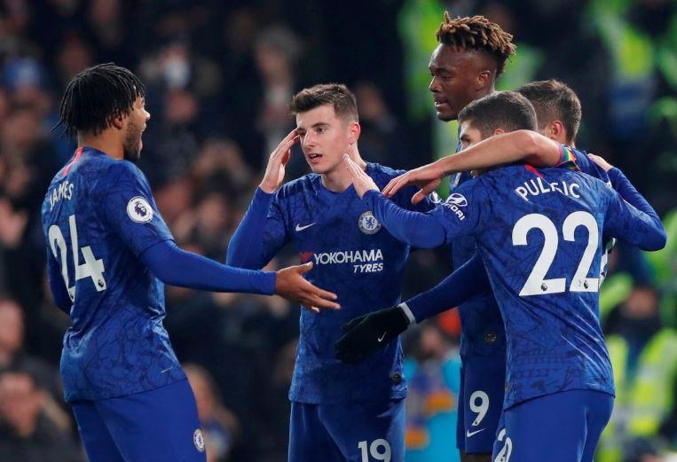 Bo doi sao tre toa sang giup Chelsea ha Aston Villa hinh anh