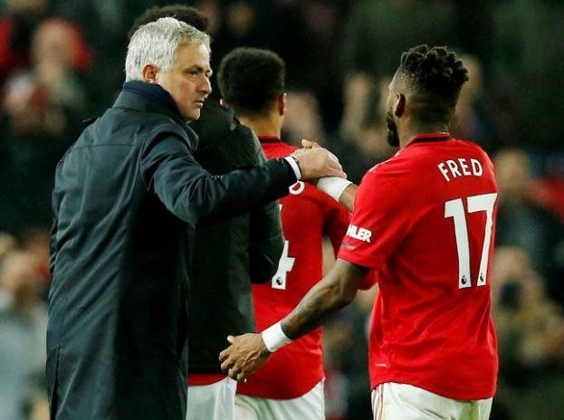 Mourinho than thien voi cau thu MU sau tran thua hinh anh