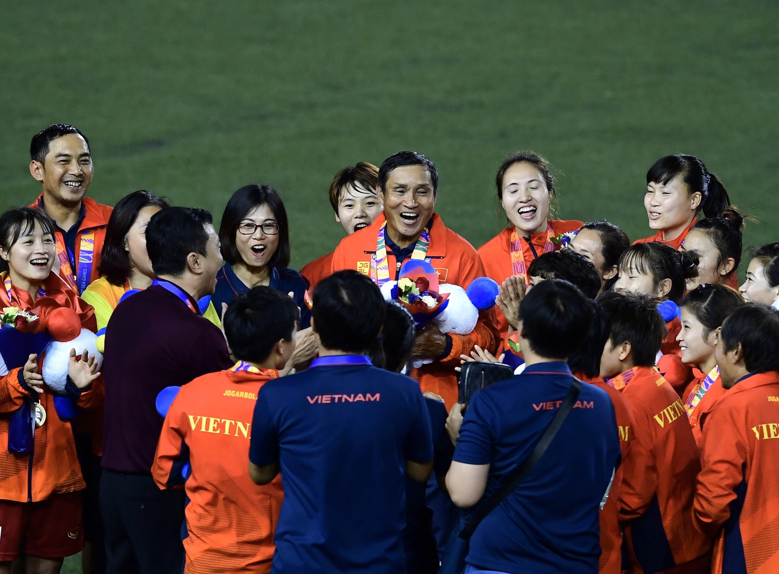 Danh bai Thai Lan, tuyen nu Viet Nam vo dich SEA Games hinh anh