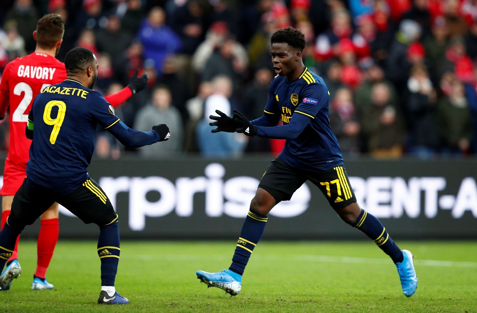 Arsenal qua vong bang Europa League anh 9