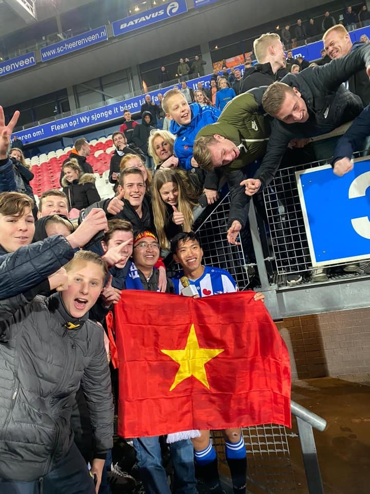Van Hau ra san cho Heerenveen anh 6