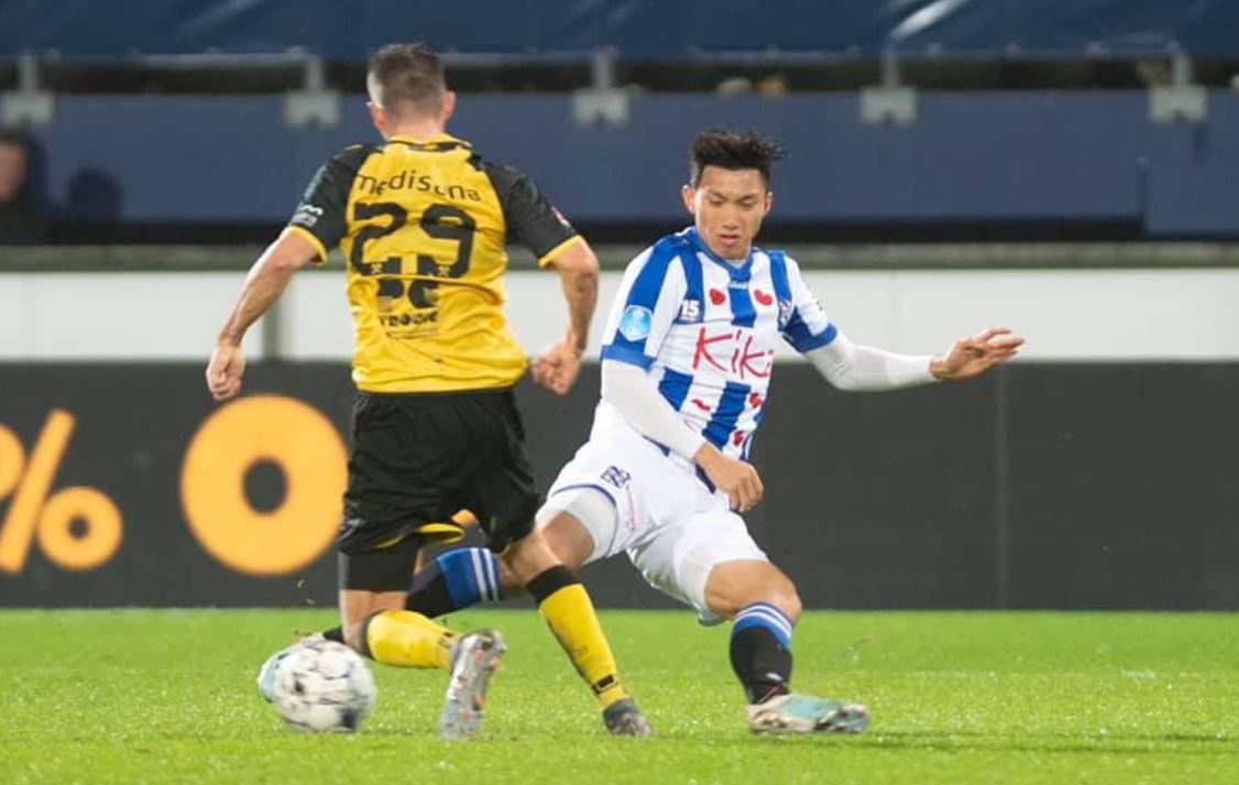 Van Hau du bi Heerenveen anh 1