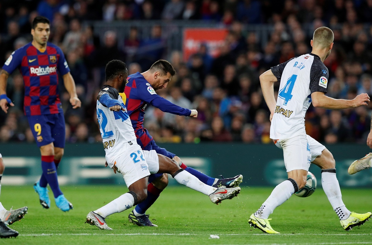 truc tiep Barca dau Alaves anh 2