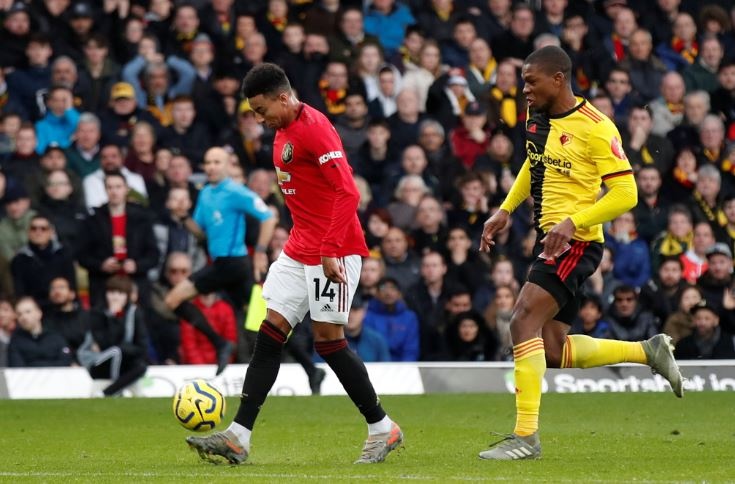 Lingard bi chi trich vi cu lop bong hong khi doi mat thu mon hinh anh