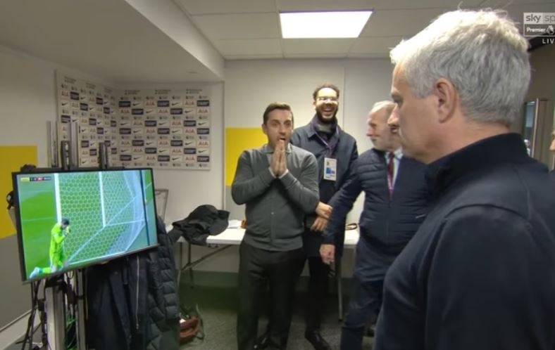 Mourinho ngung tra loi phong van de xem sai lam cua De Gea hinh anh