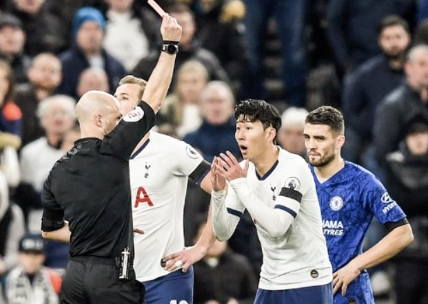 Son Heung-min nhan the do truc tiep vi hanh vi choi xau hinh anh