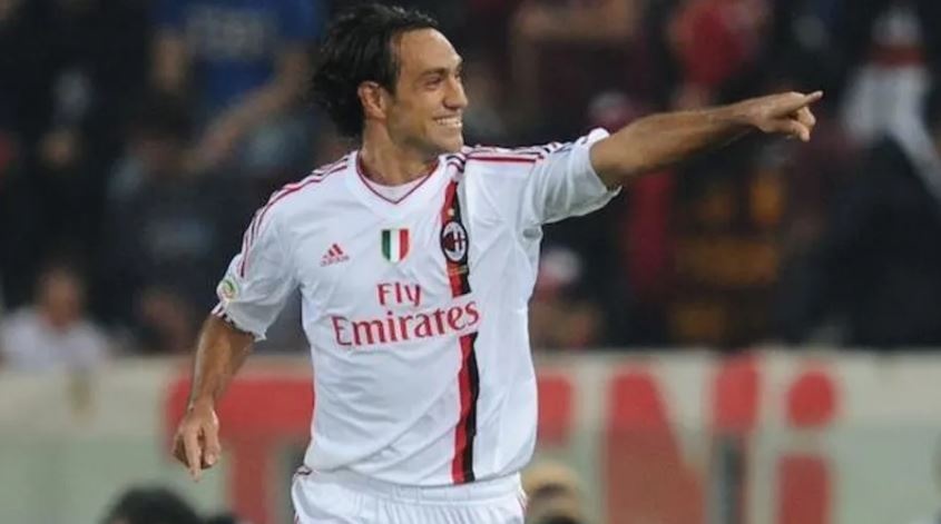 doi hinh Milan vo dich Serie A 2011 anh 3