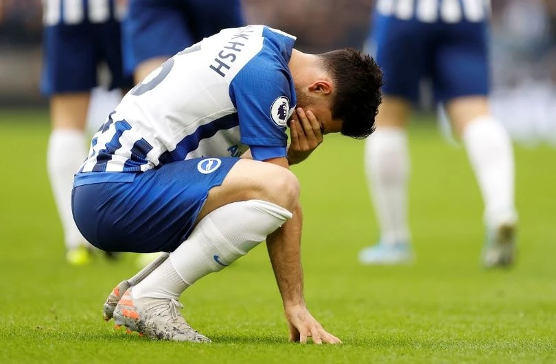 Tien dao Iran khoc khi ghi ban dau tien tai Premier League hinh anh