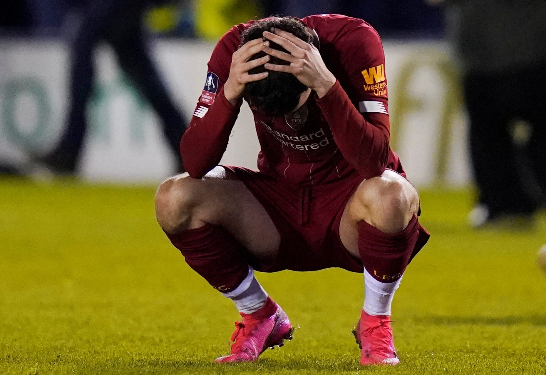 Minamino gay that vong, Liverpool dut chuoi tran thang hinh anh