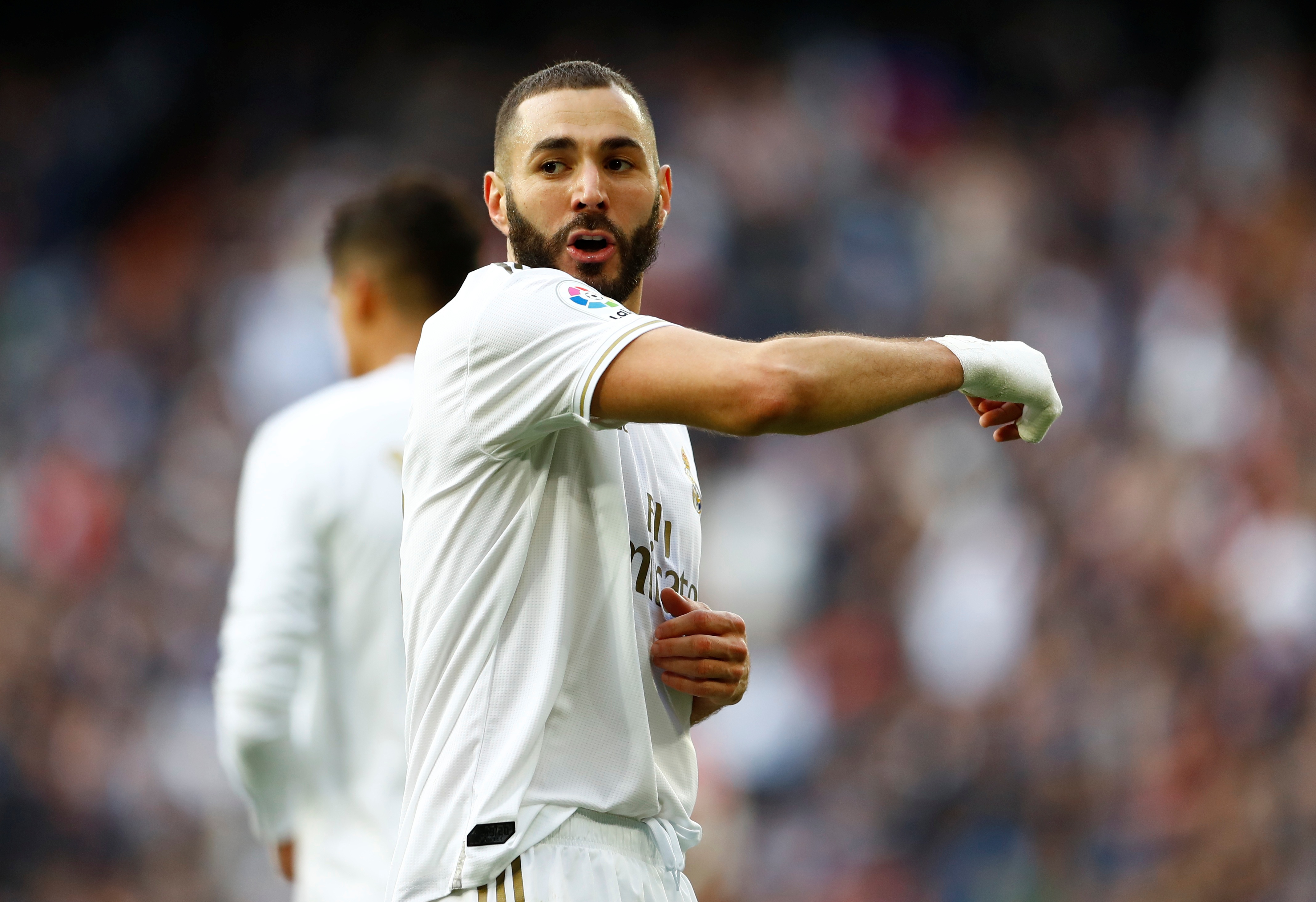 Thang derby Madrid, Real noi khoang cach voi Barca len 6 diem hinh anh