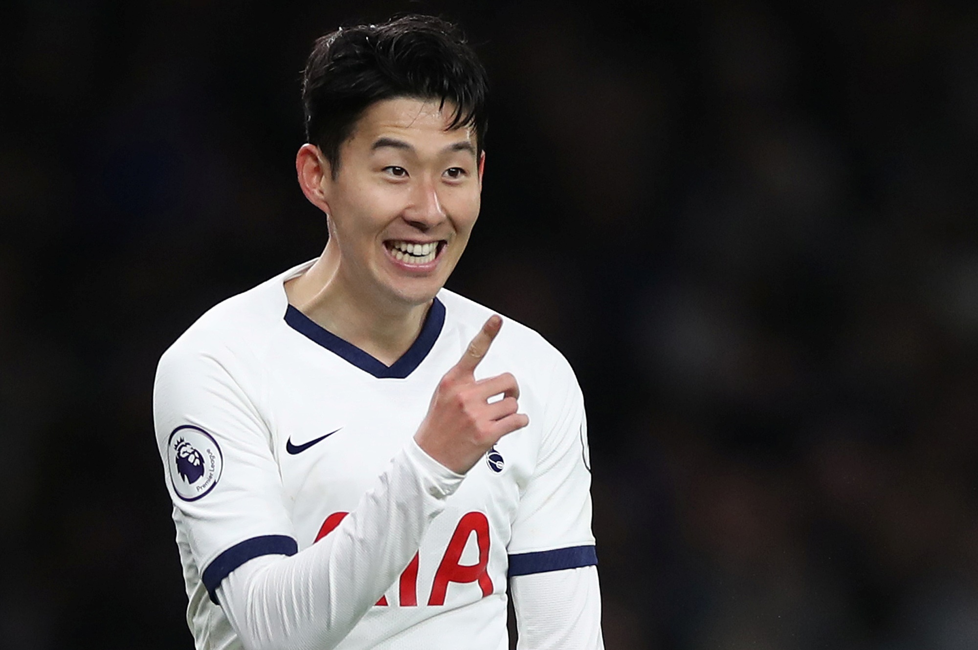 Son Heung-min toa sang, Tottenham thang Man City 2-0 hinh anh