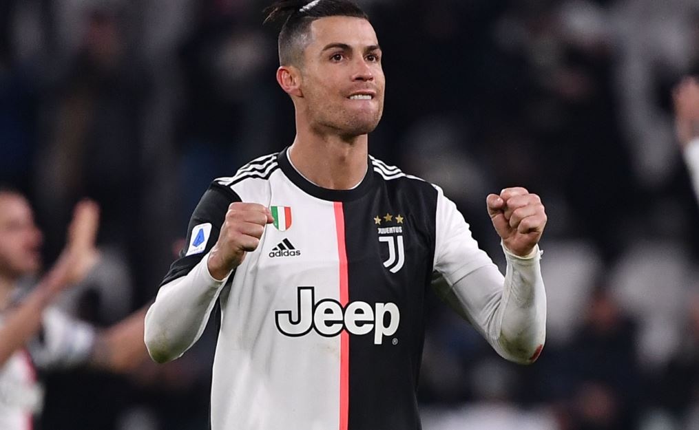 Ronaldo lap ky luc bang 2 cu da penalty thanh cong hinh anh