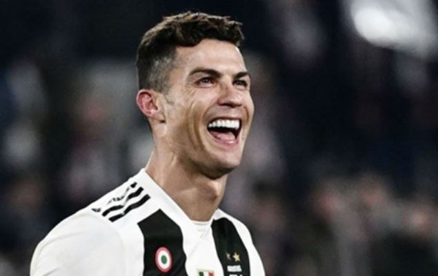 Tuyen bo bat bai Ronaldo da 11 m, thu mon hai lan bi danh bai hinh anh