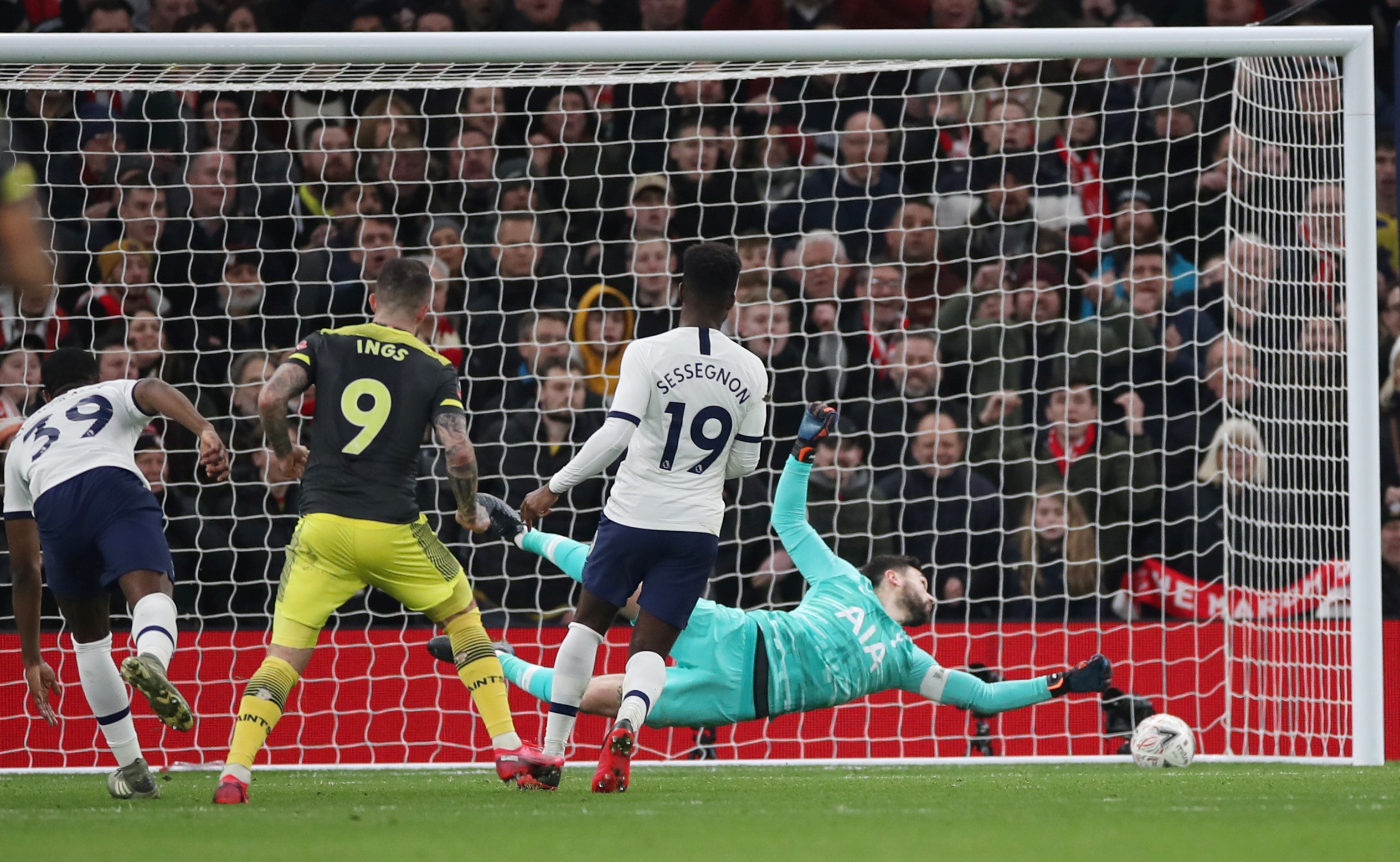 Tottenham dau Southampton anh 8