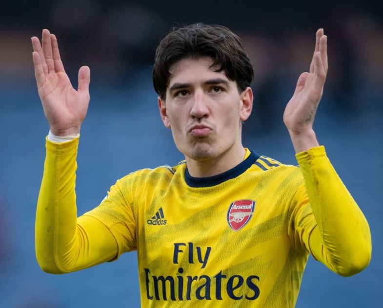 Arsenal thay mau doi hinh anh 3