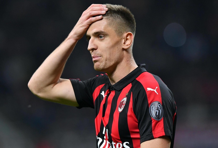 Piatek phai lam viec voi 8 HLV trong hon 1 nam hinh anh