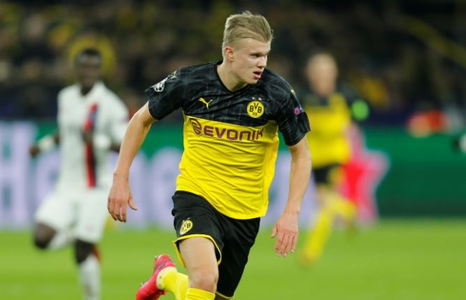 Haaland gay sot voi man chay doc san trong 10 giay hinh anh