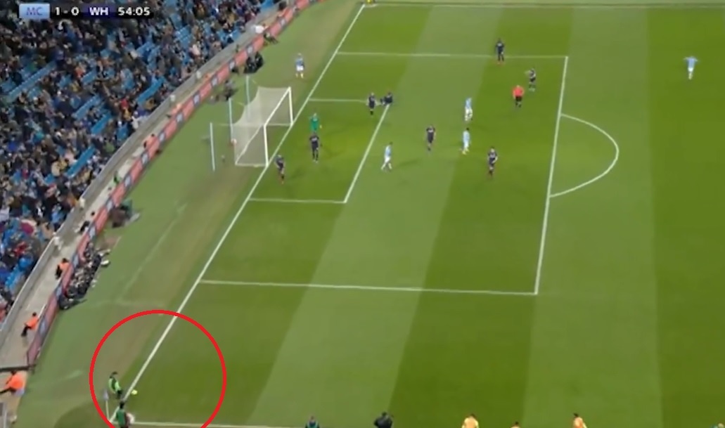 cau be nhat bong sai lam anh 1