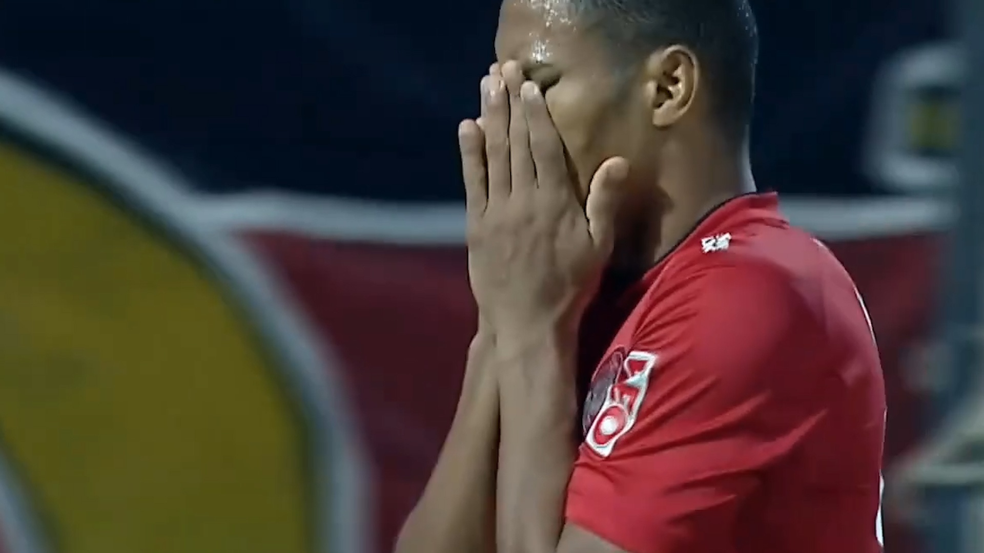 truc tiep Muangthong Ut anh 1