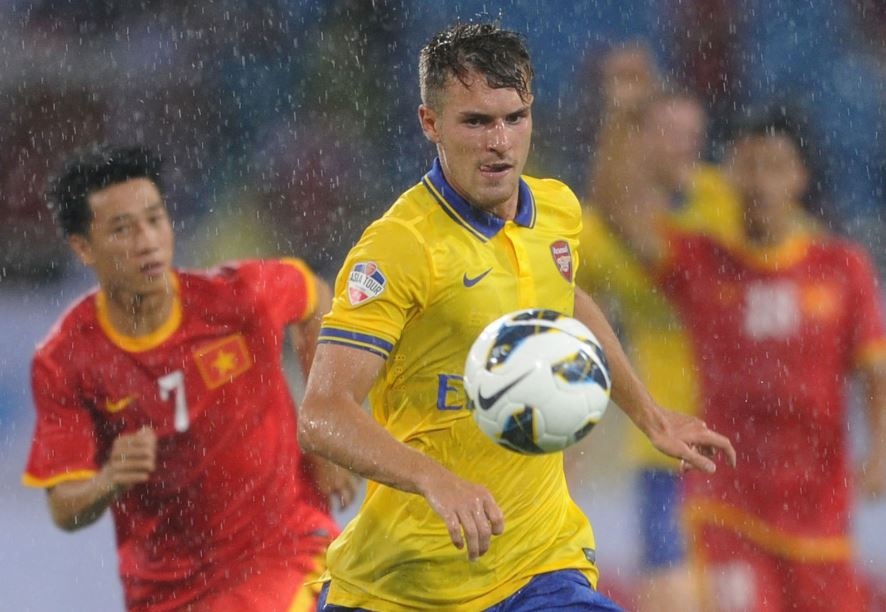 sao Arsenal ghe tham Viet Nam anh 6