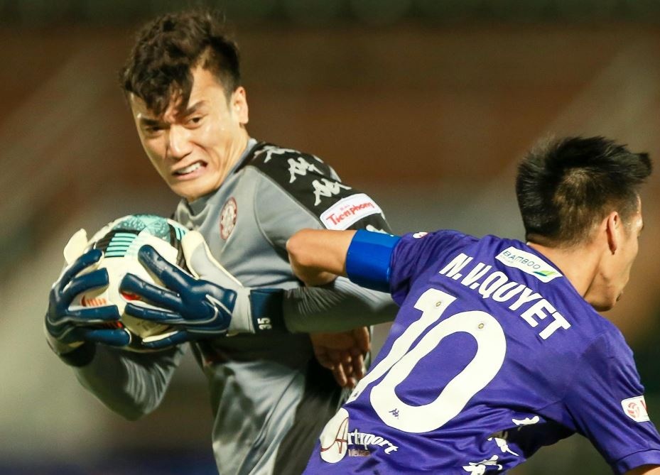 Bui Tien Dung mac loi, CLB TP.HCM mat sieu cup vao tay CLB Ha Noi hinh anh