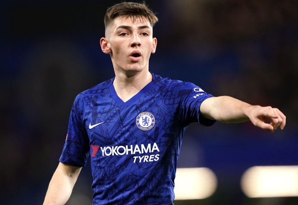 6 sao tre sinh nam 2001 khuay dao san co nuoc Anh anh 5