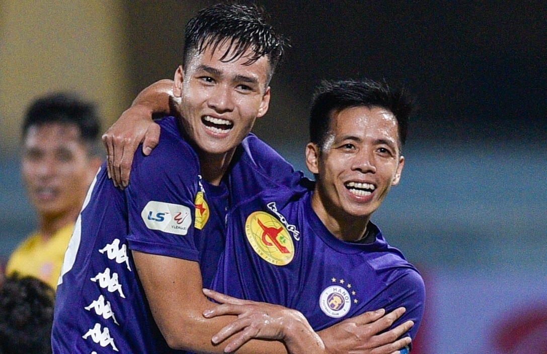 CLB Ha Noi danh bai CLB Nam Dinh o tran cau co 6 ban thang hinh anh