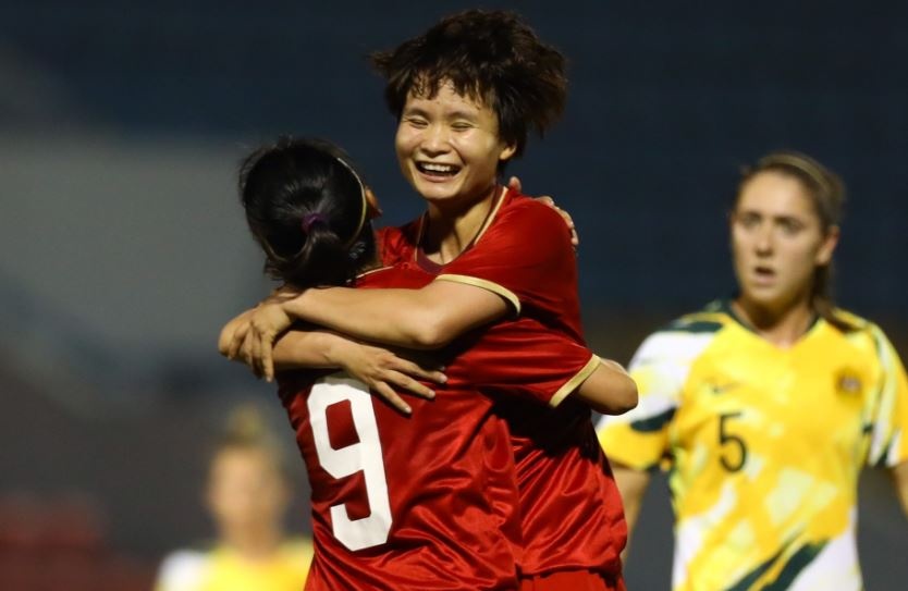 Tuyen nu Viet Nam 1-2 Australia: Huynh Nhu ghi ban thang lich su hinh anh