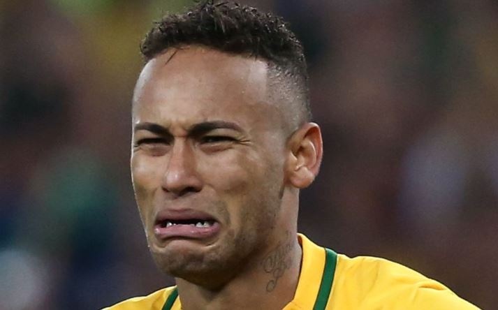 Neymar khoc sau khi giup PSG vao tu ket Champions League hinh anh