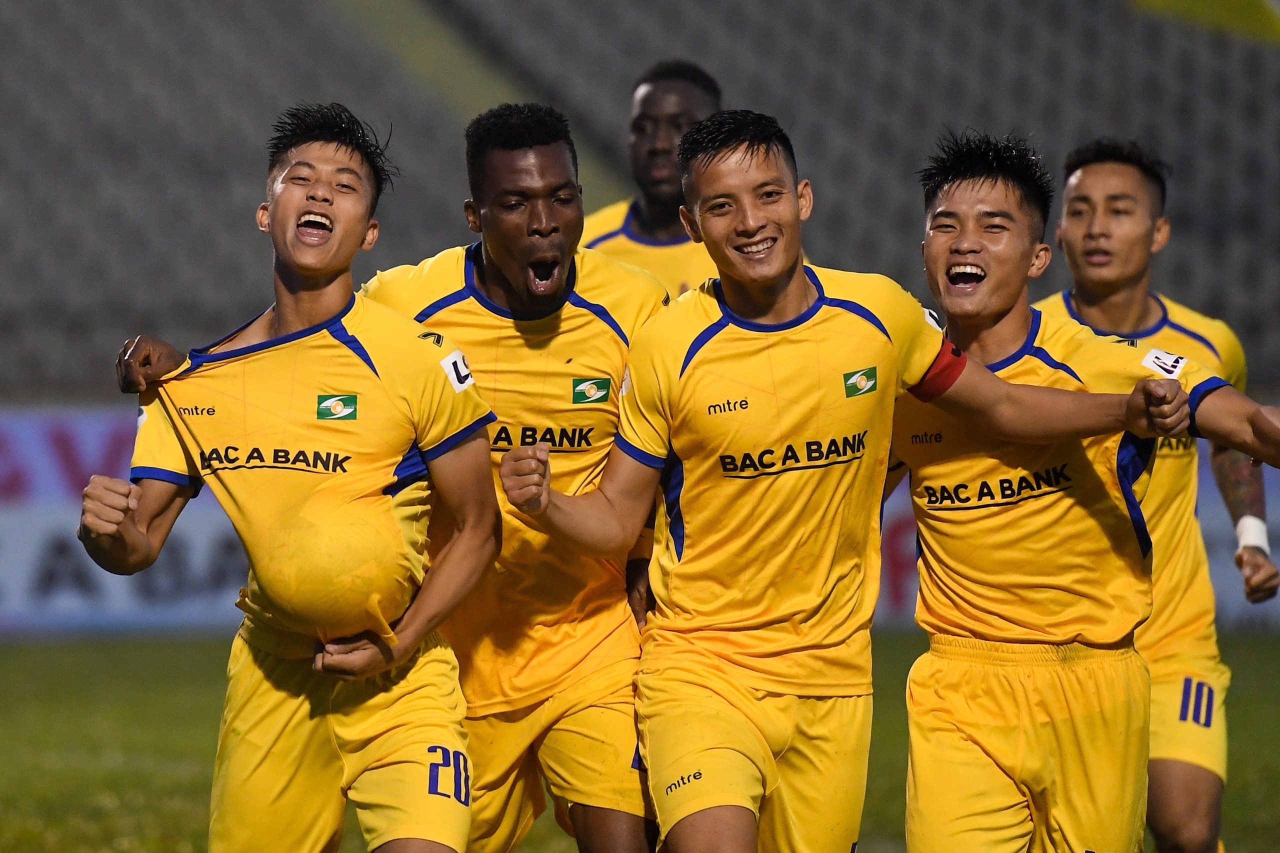 truc tiep V.League anh 1