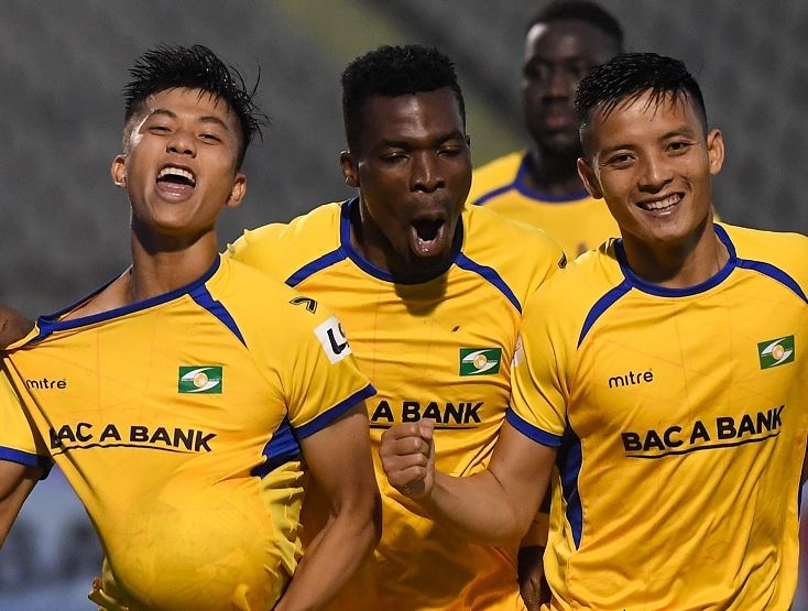 Phan Van Duc toa sang, SLNA thang tran dau tai V.League 2020 hinh anh