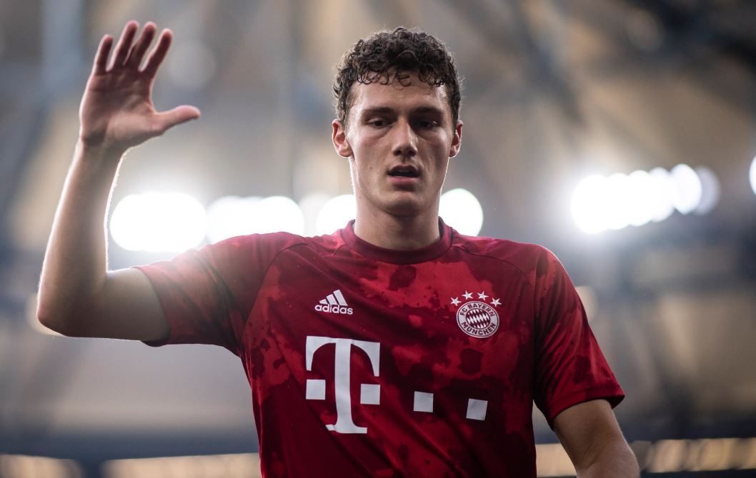 Doi hinh 11 hau ve phai hay nhat the gioi hien nay anh 3