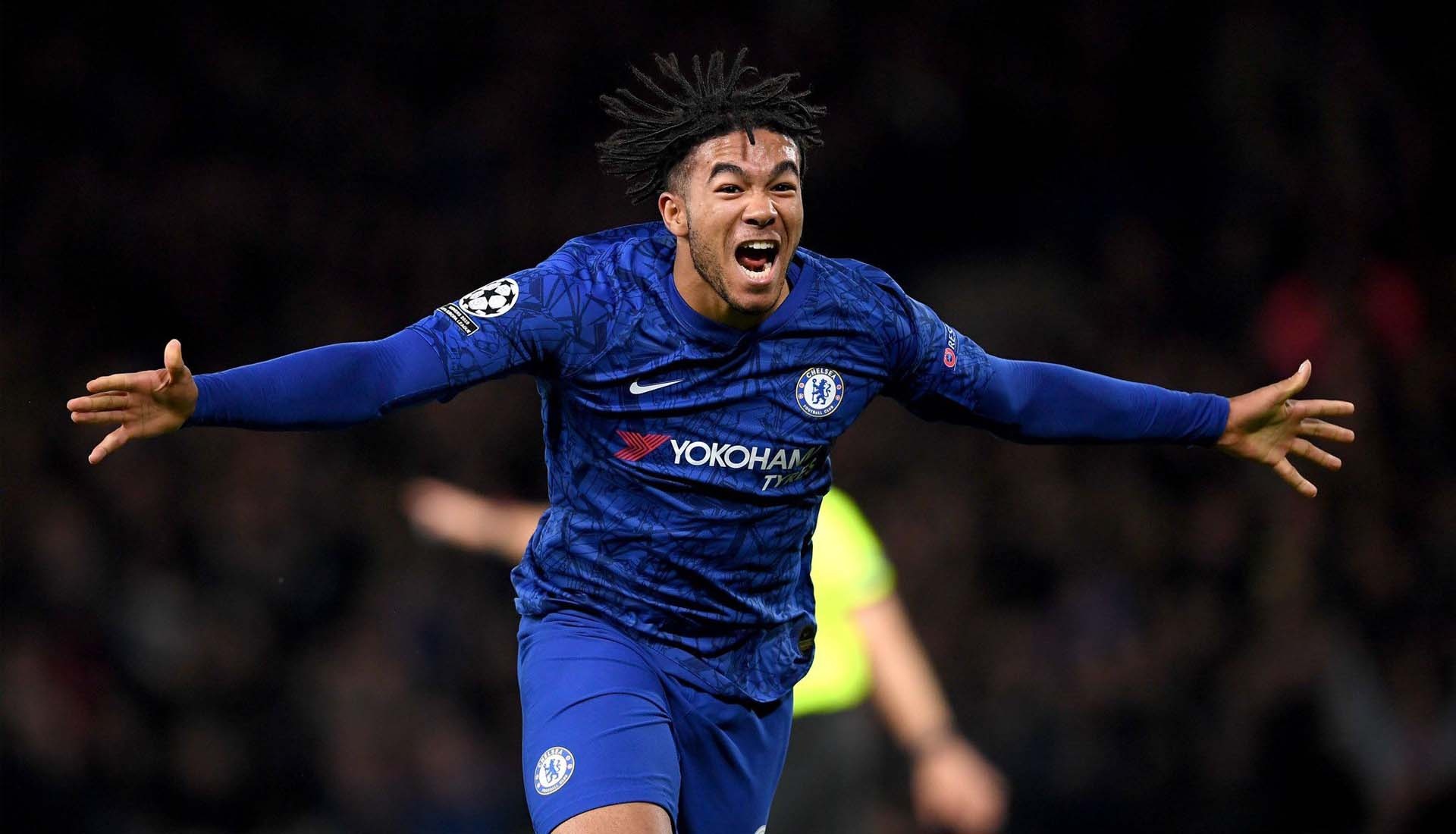 Doi hinh 11 hau ve phai hay nhat the gioi hien nay anh 9