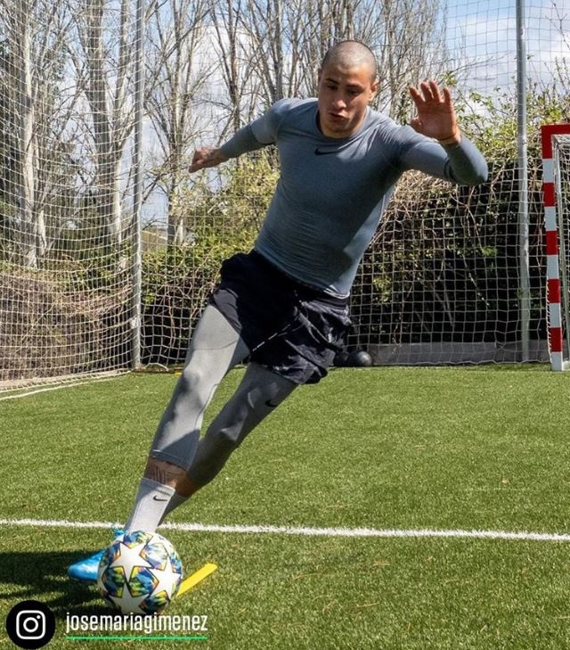 Sao bong da chau Au chuong mot cao troc anh 8