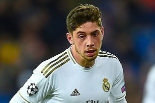 MU bi Real doi hon nua ty USD cho tien ve nguoi Uruguay hinh anh