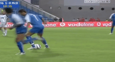 Cristiano Ronaldo choi hoa my trong tran dau voi Ronaldo 'beo' hinh anh