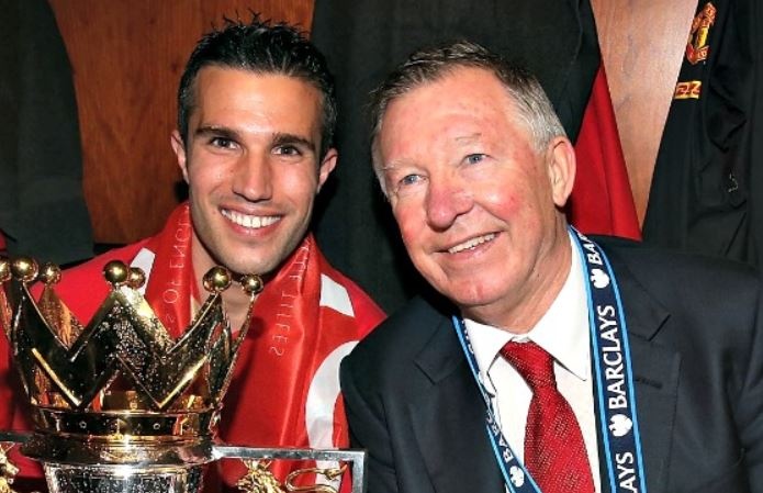 2 cau thu MU bi Sir Alex goi la 'thang khon' vi tiec tung thau dem hinh anh