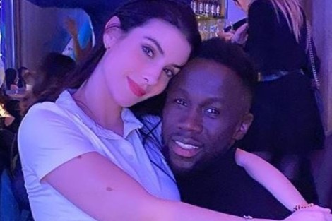 Bacary Sagna va chuyen tinh 16 nam voi nang WAGs xinh dep hinh anh