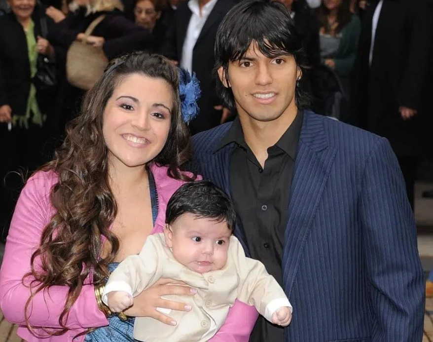 Aguero tay choi khet tieng anh 1