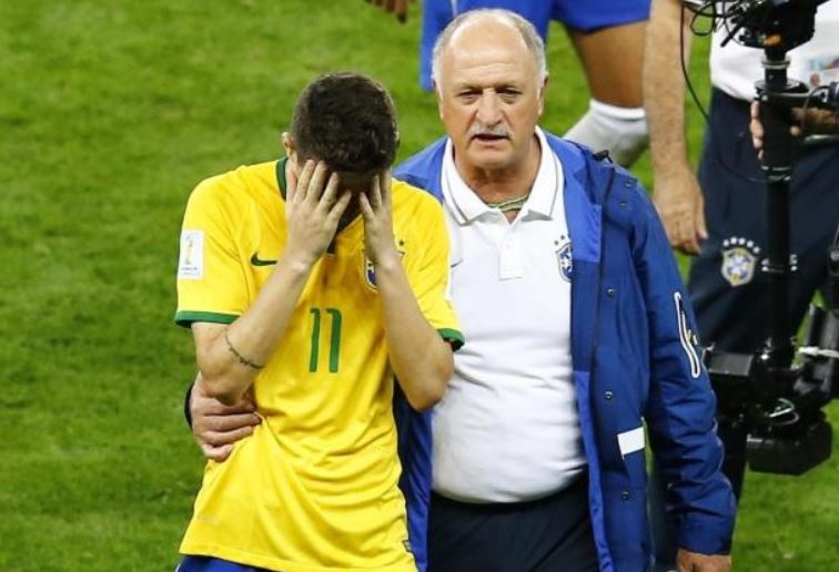 Doi hinh Brazil thua Duc 1-7 dang o dau? anh 9