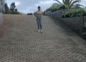 Ronaldo the hien kha nang chay nuoc rut truoc ban gai hinh anh