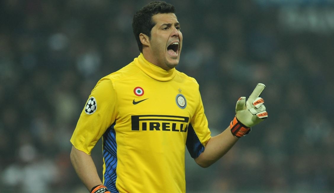 Balotelli loai Ronaldo khoi doi hinh trong mo anh 2