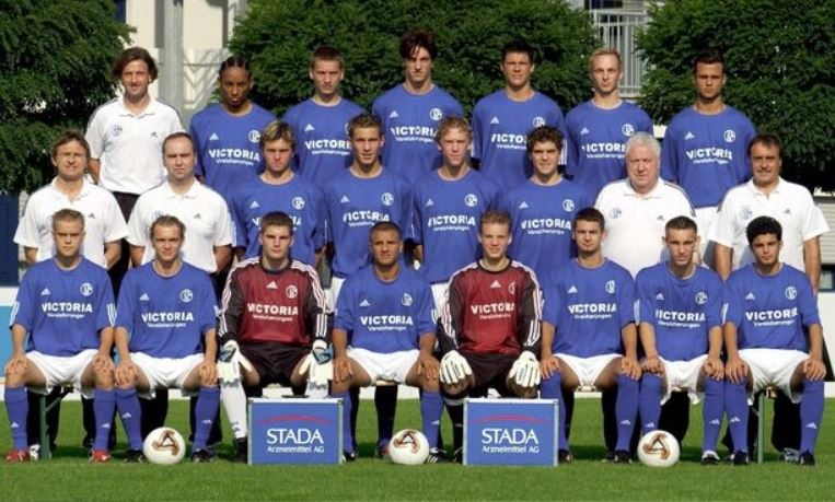 Dong doi cu cua Neuer duoc phat hien con song sau thong bao dot tu anh 1