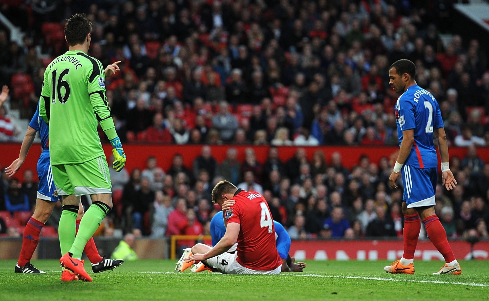 HLV Giggs vao san cho MU anh 6