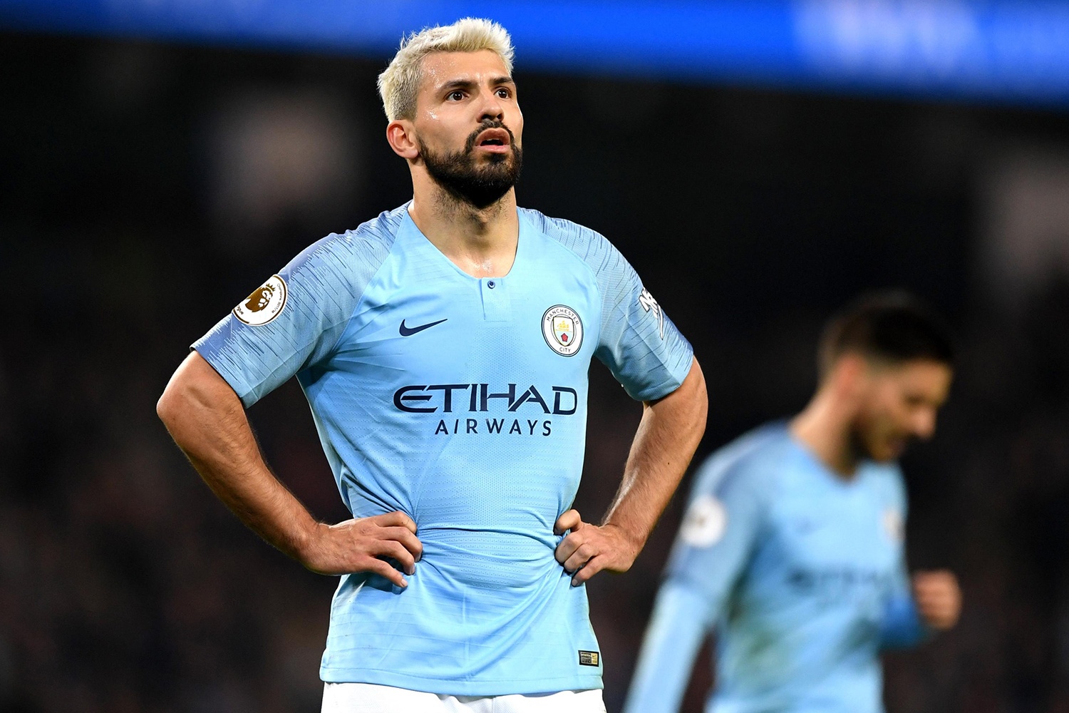 Doi hinh hay nhat Premier League mua nay gay tranh cai anh 12