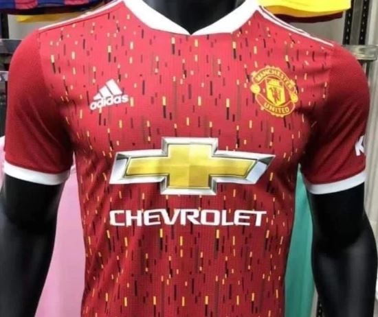 Ao dau mua toi cua MU bi CDV so sanh voi ghe xe buyt anh 2