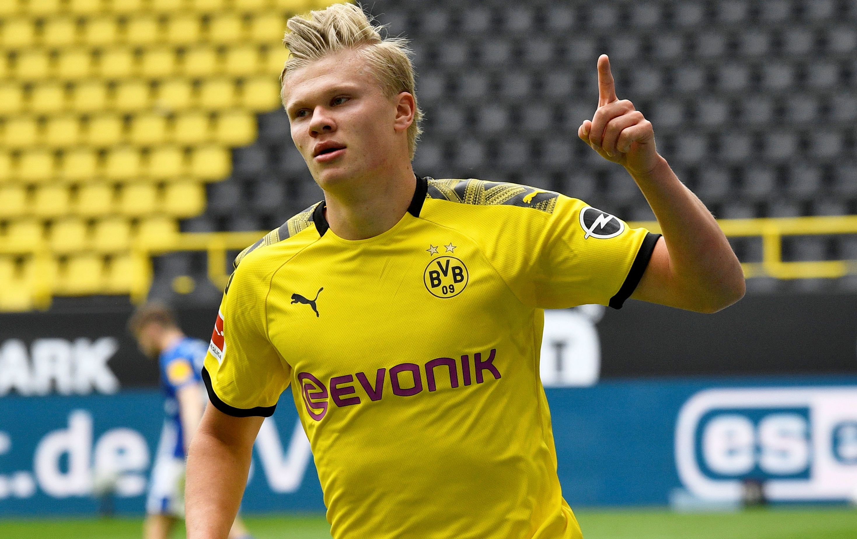 Haaland ruc sang, Dortmund thang dam o derby vung Ruhr hinh anh