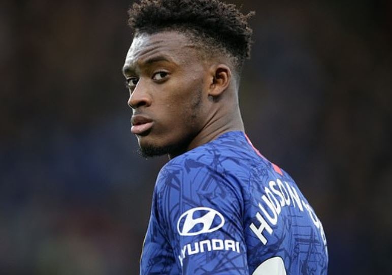 Cau thu tre Chelsea bi bat sau khi ru ban gai den nha hinh anh