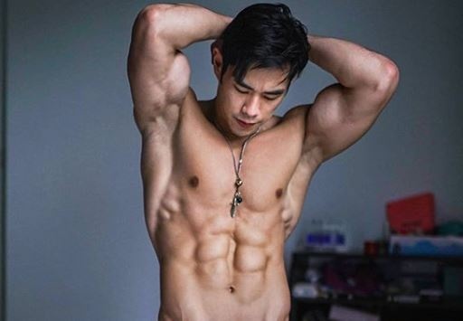 Chang trai 6 mui doi doi sau tam anh chup trom hinh anh